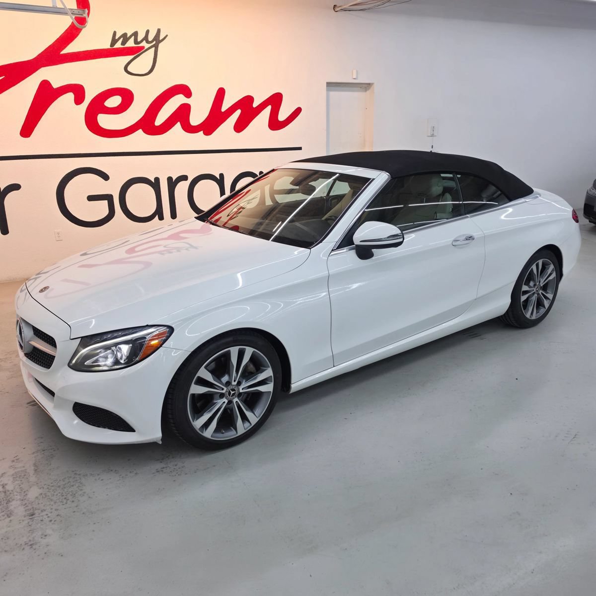 Used 2018 Mercedes-Benz C 300 Cabriolet image 3