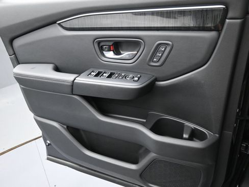 Used 2024 Honda Pilot Elite image 28