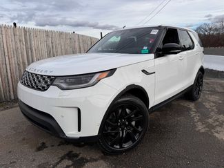 New 2025 Land Rover Discovery S image 1