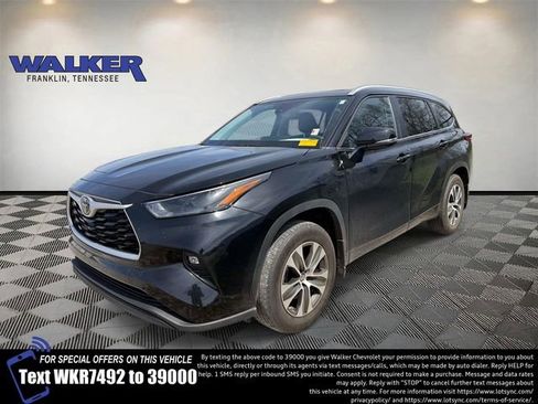 Used 2023 Toyota Highlander XLE image 1