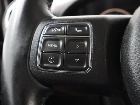 Used 2017 Jeep Wrangler Unlimited Sahara w/ Connectivity Group AWD/4WD image 12