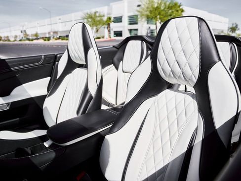 Used 2017 Aston Martin Vanquish S image 50