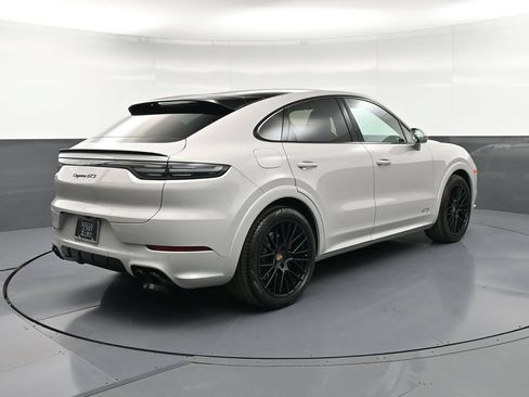 Certified 2023 Porsche Cayenne GTS AWD/4WD image 8