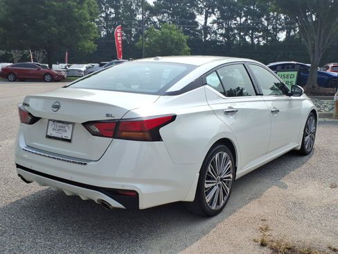 Used 2023 Nissan Altima 2.5 SL FWD image 8