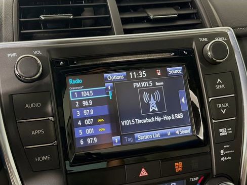 Used 2015 Toyota Camry XLE FWD image 16