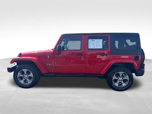Used 2018 Jeep Wrangler Unlimited Sahara w/ Connectivity Group AWD/4WD image 2