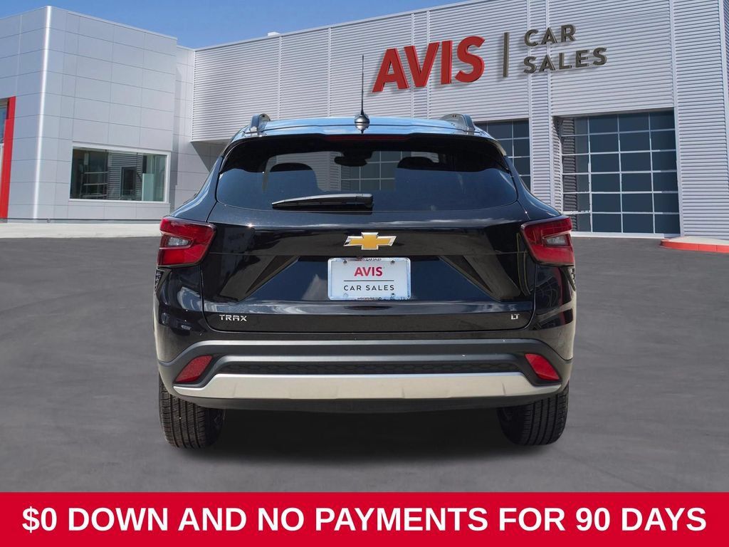 Used 2025 Chevrolet Trax LT w/ LT Convenience Package FWD image 7