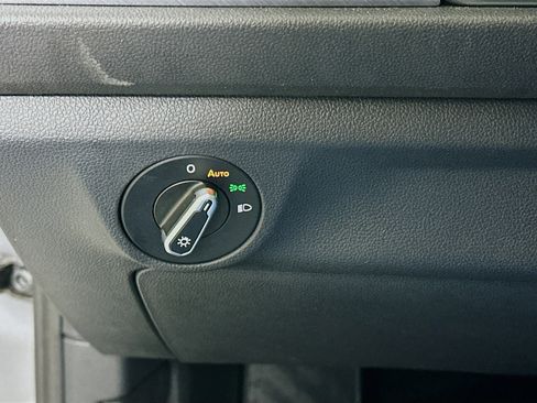 Used 2024 Volkswagen Jetta SE image 17