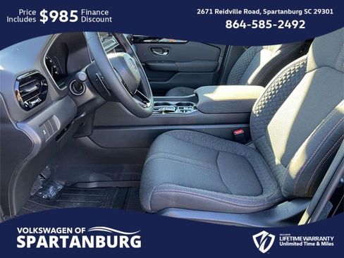 Used 2025 Honda Pilot Sport image 13