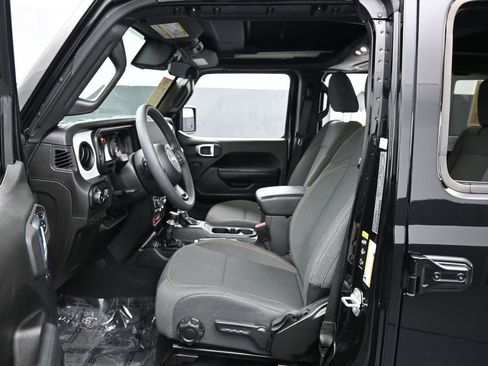 Used 2025 Jeep Wrangler Unlimited Sport AWD/4WD image 11