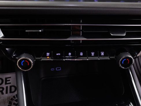 Used 2024 Chevrolet Traverse LS FWD image 15