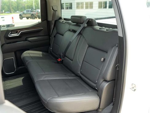 Used 2022 GMC Sierra 1500 SLT RWD image 14