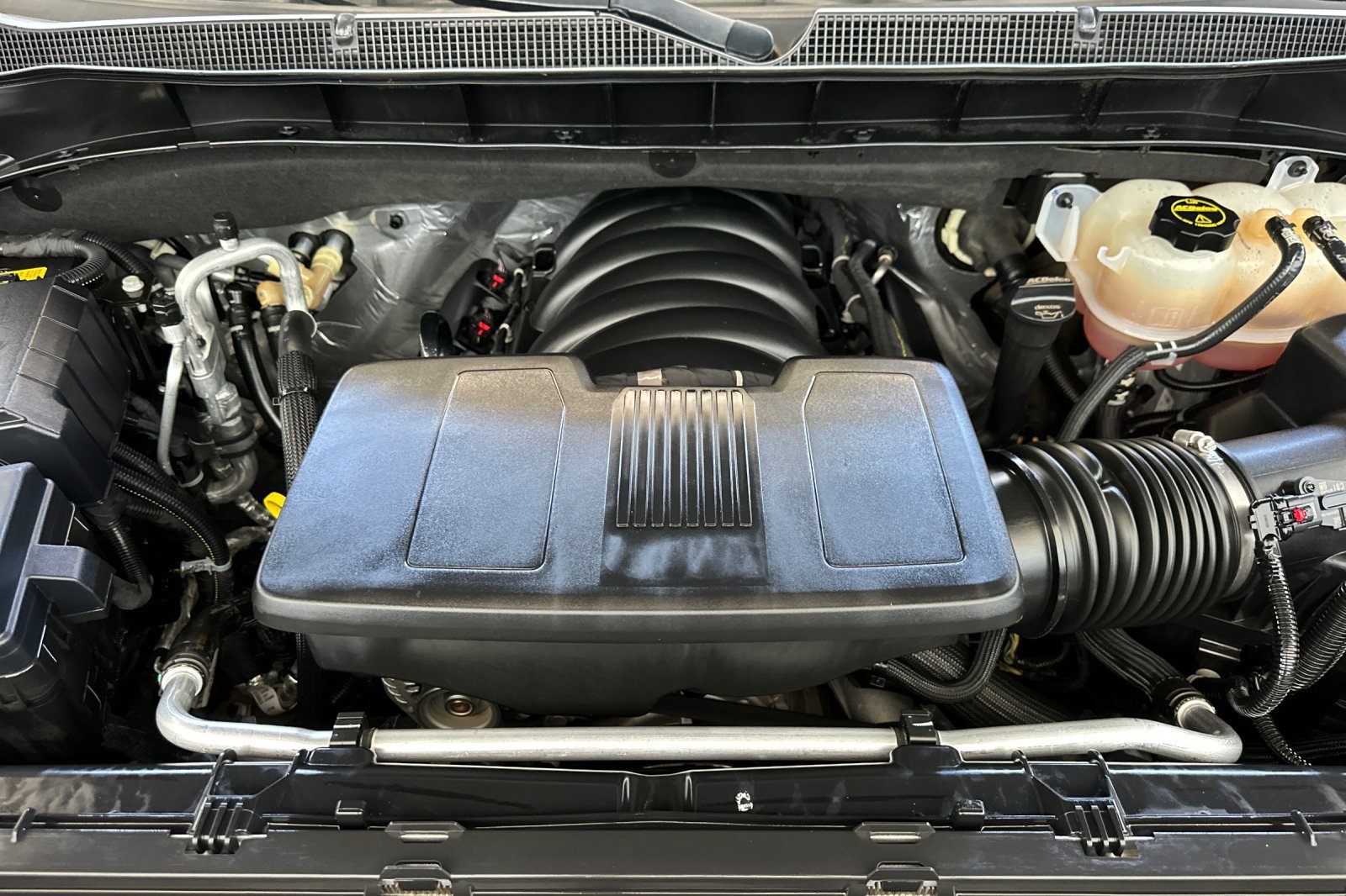 Used 2024 Chevrolet Tahoe LT AWD/4WD image 26