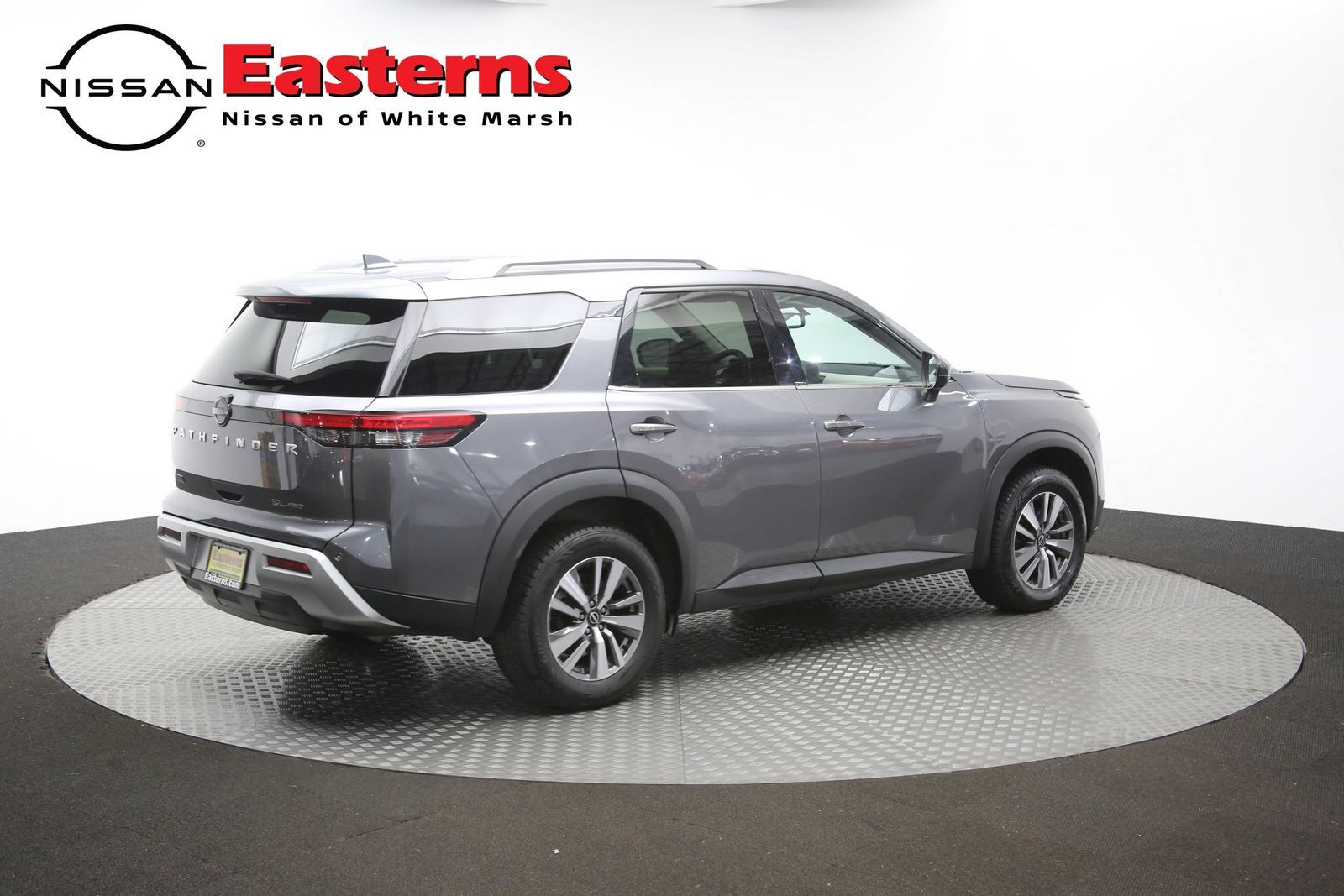 Used 2022 Nissan Pathfinder SL AWD/4WD image 42