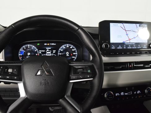 Used 2024 Mitsubishi Outlander SEL image 16
