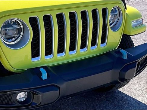 Used 2022 Jeep Wrangler Unlimited Sahara image 33