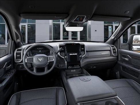 New 2026 RAM 2500 Laramie AWD/4WD image 14