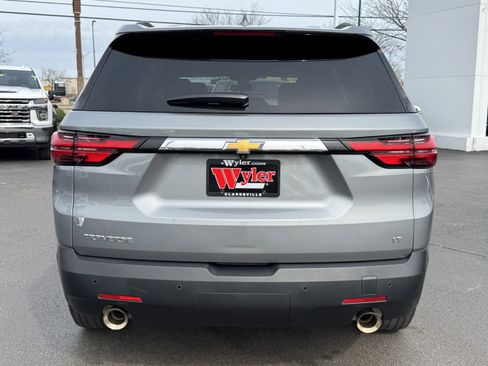 Used 2023 Chevrolet Traverse LT image 19