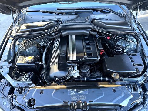 Used 2004 BMW 530i Base image 18