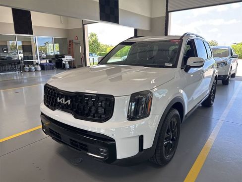 Used 2024 Kia Telluride SX Prestige X-Pro AWD/4WD image 2