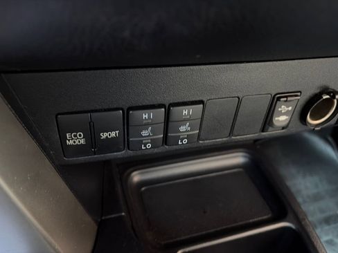 Used 2014 Toyota RAV4 Limited w/ Technology Package AWD/4WD image 13