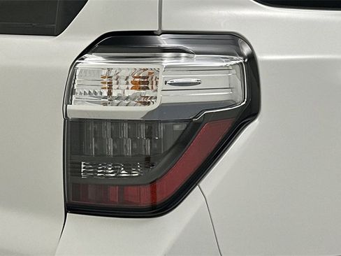 Used 2022 Toyota 4Runner SR5 Premium image 24