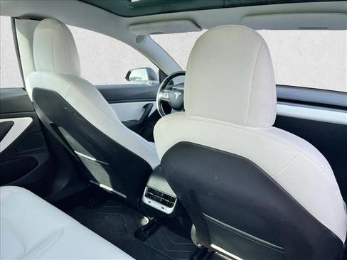 Used 2019 Tesla Model 3 Standard Range Plus image 18