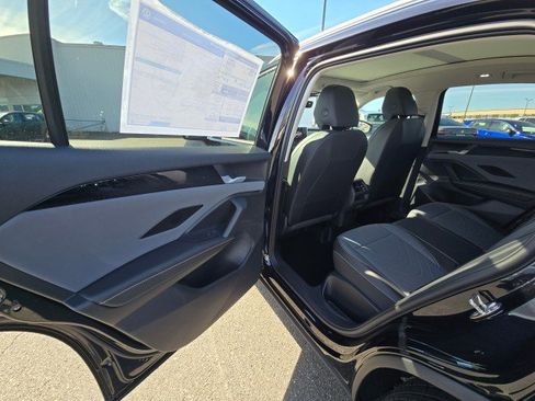 New 2026 Volkswagen Tiguan SE AWD/4WD image 20