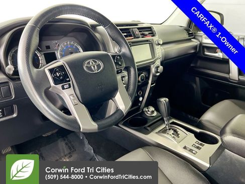 Used 2019 Toyota 4Runner SR5 Premium image 3