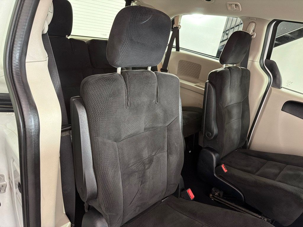 Used 2014 Dodge Grand Caravan SXT FWD image 22