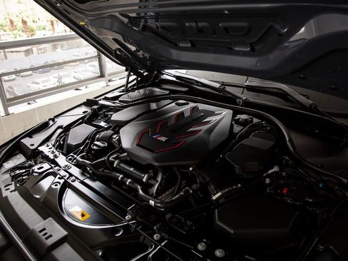 Certified 2025 BMW M5 w/ Carbon Package image 41