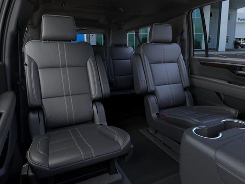 New 2026 Chevrolet Suburban High Country image 30