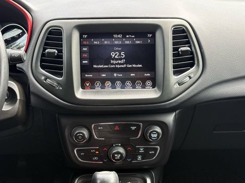 Used 2018 Jeep Compass Trailhawk w/ Cold Weather Group AWD/4WD image 14