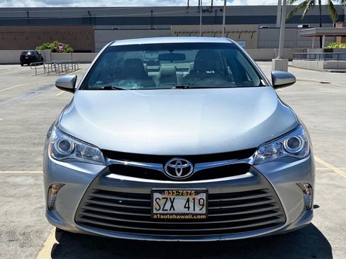 Used 2017 Toyota Camry LE FWD image 2