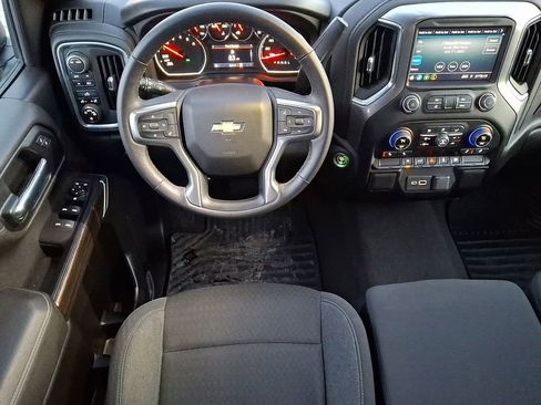 Used 2022 Chevrolet Silverado 1500 LT image 11