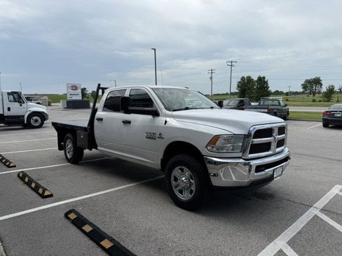 Used 2016 RAM 3500 Tradesman w/ Chrome Appearance Group image 3
