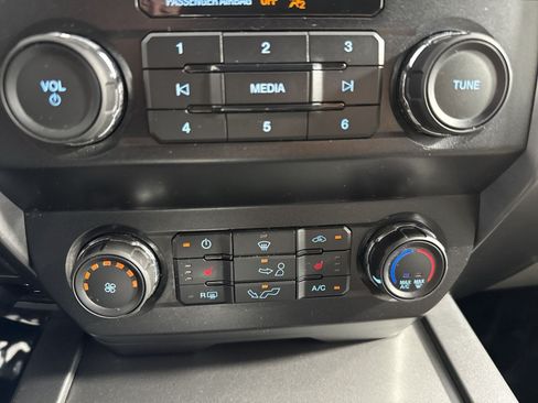 Used 2019 Ford F150 XLT w/ Equipment Group 302A Luxury AWD/4WD image 21