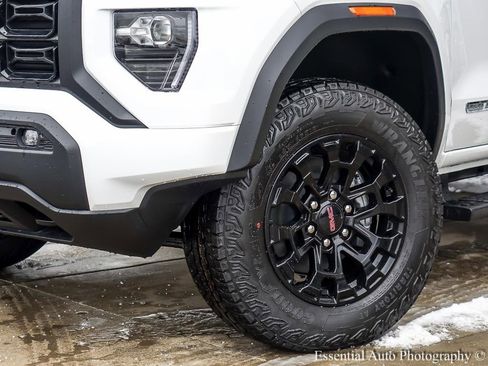 New 2026 GMC Canyon Elevation w/ Convenience Package image 4