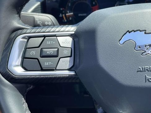 Used 2025 Ford Mustang Premium RWD image 15
