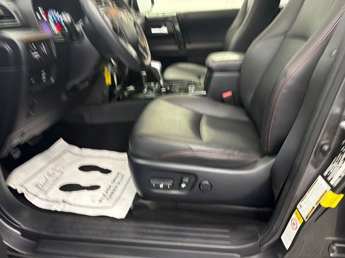 Used 2023 Genesis G70 3.3T w/ Sport Prestige Package RWD image 10