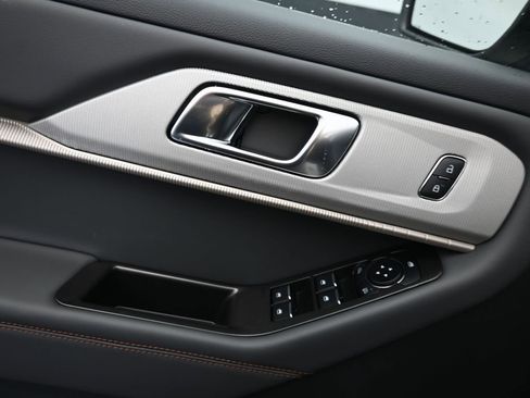 New 2026 Ford Explorer Active w/ Active Comfort Package image 17