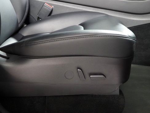 Used 2023 Tesla Model Y Performance image 62