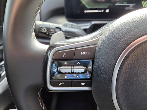 Used 2025 Kia Sorento EX image 24