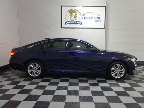 Used 2019 Honda Accord LX image 6