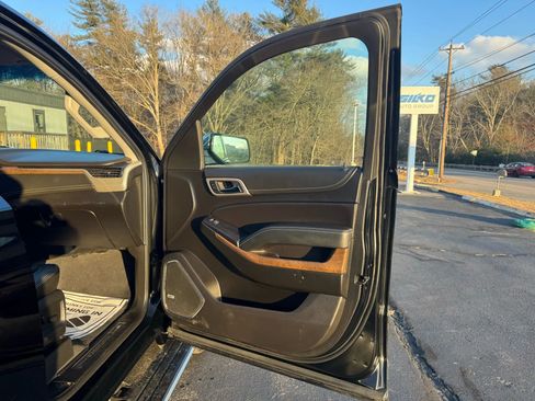 Used 2019 GMC Yukon XL Denali w/ Denali Ultimate Package image 18