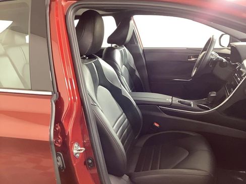 Used 2021 Toyota Avalon Touring image 10