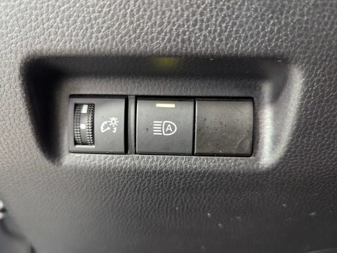 Used 2025 Toyota RAV4 XLE FWD image 14