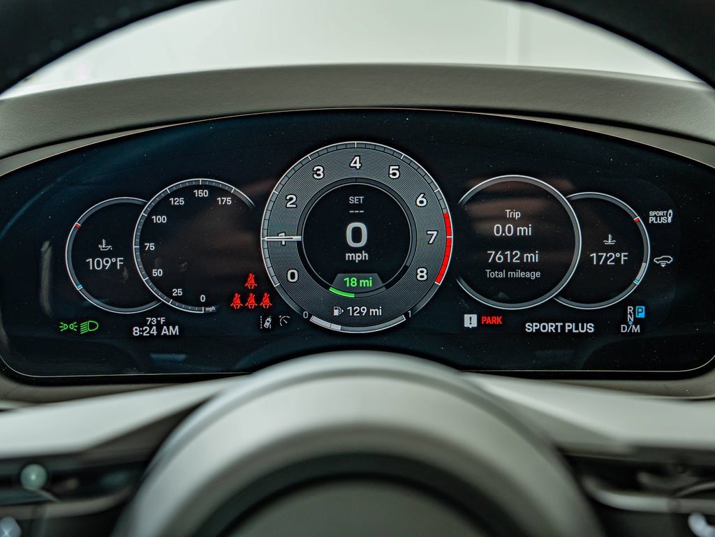 Certified 2025 Porsche Cayenne E-Hybrid Coupe AWD/4WD image 26