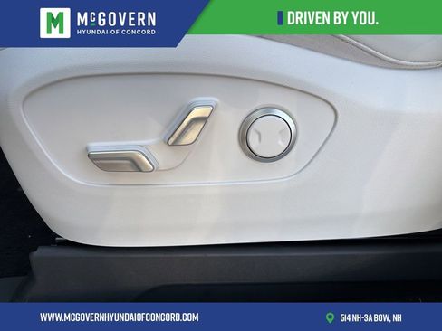 New 2026 Hyundai Ioniq 9 SEL w/ Tow & Go Package AWD/4WD image 16