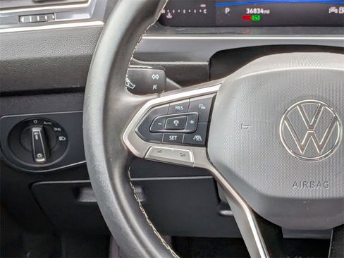 Used 2024 Volkswagen Tiguan SE image 23